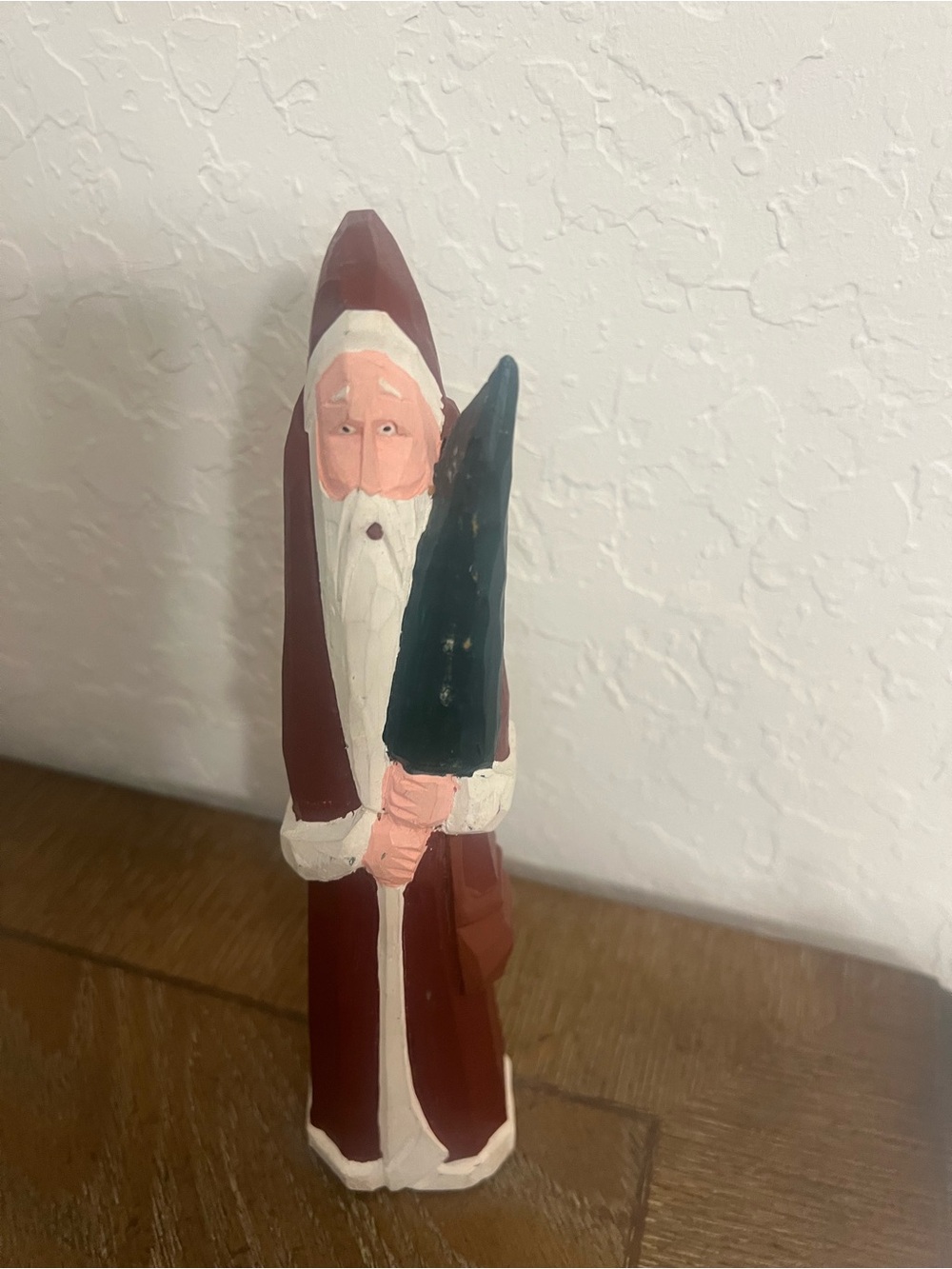 Source Unknown Hand-Carved Santa Figurine in Burgundy and Dark Green